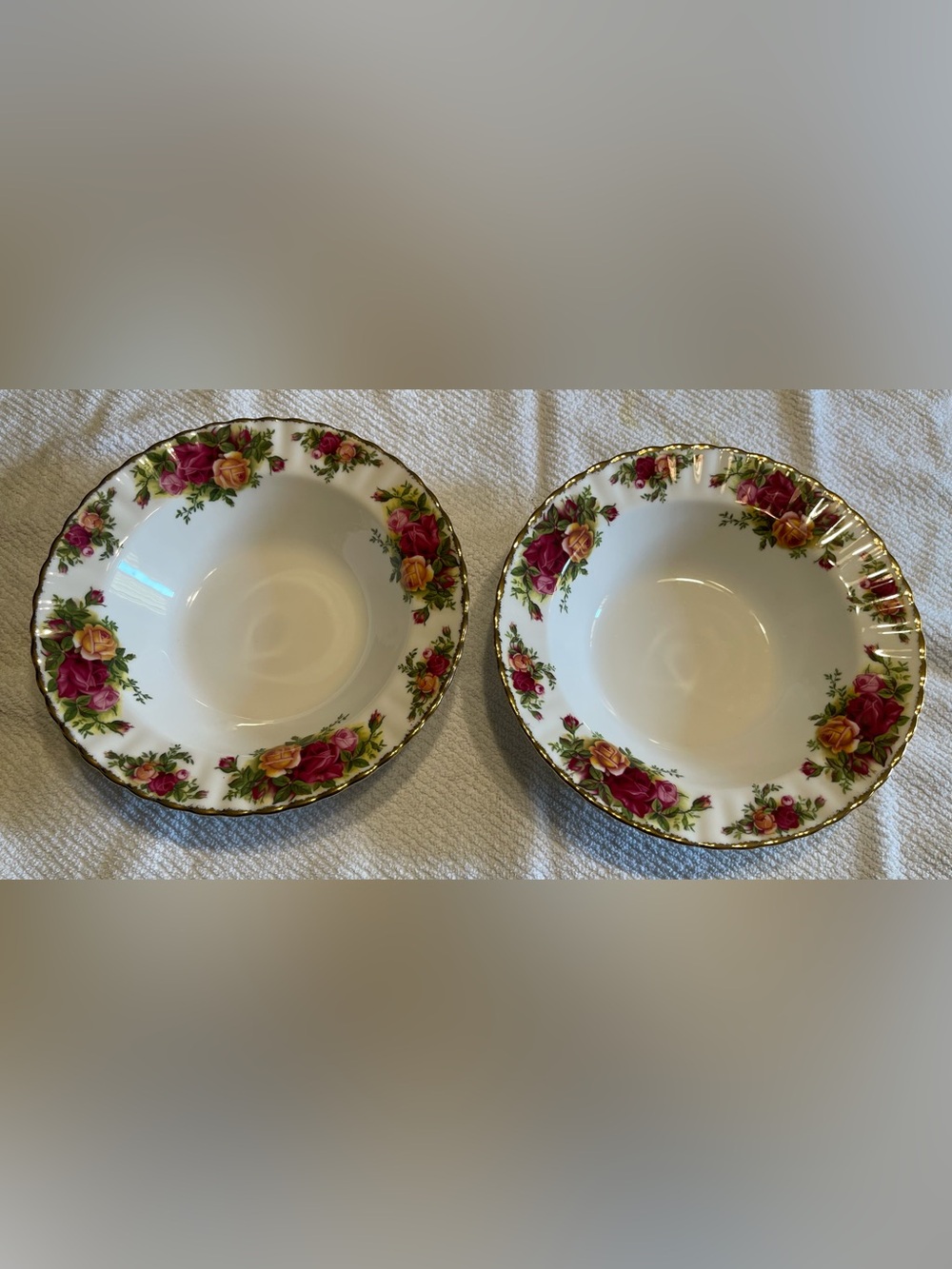 Royal Albert Old Country Roses Pink and Yellow Rose Rimmed Bowls with Gold Trim
